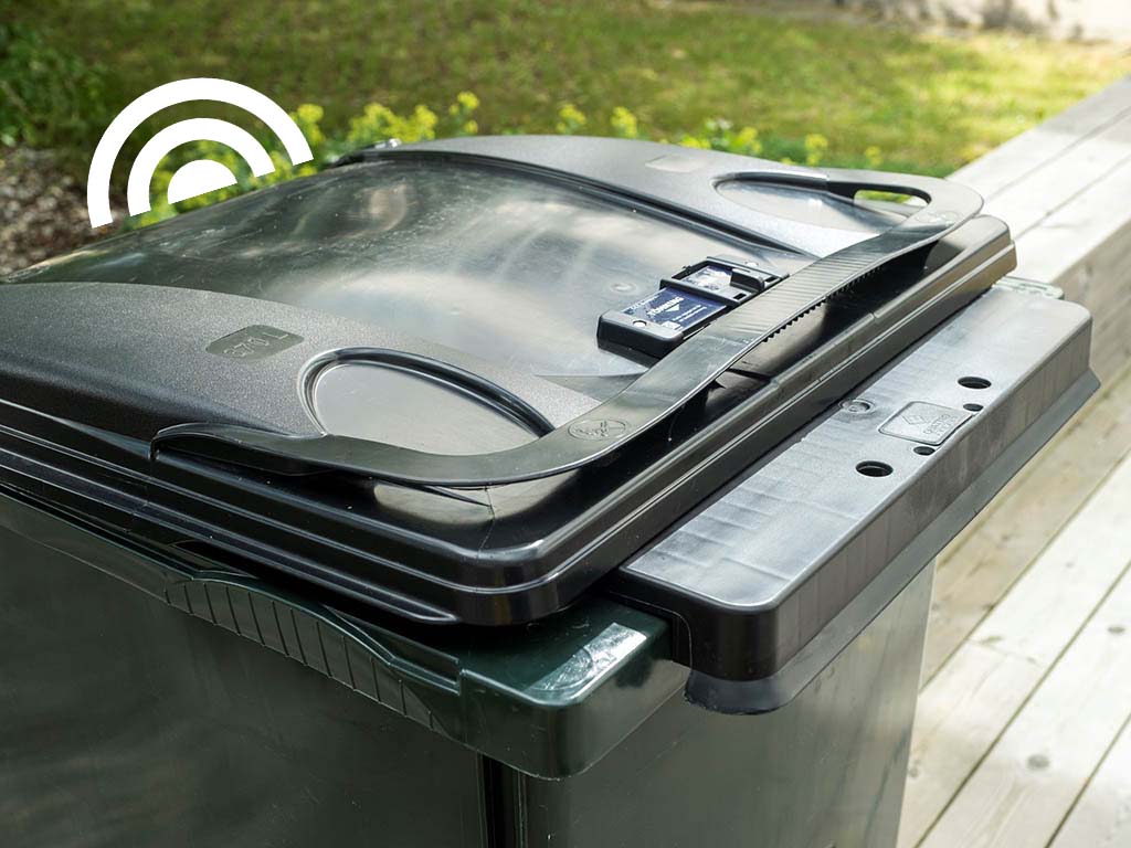 Mobile waste containers sends signal if necessary emptying with Bintel slider